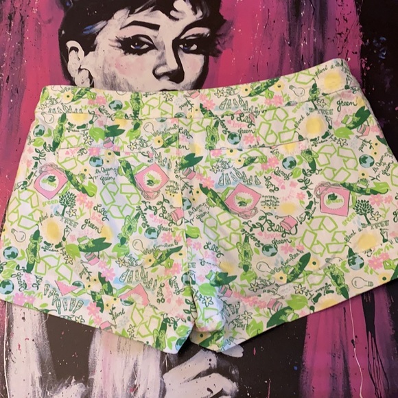 Size 4 Queen of Green walsh shorts - Picture 3 of 3